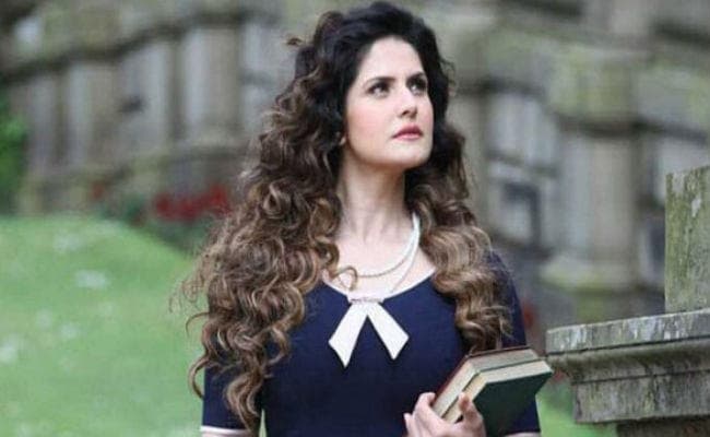 ट्रोलर से यूं खफा हुईं जरीन, कहा - अच्‍छा है क‍ि मम्‍मी सोशल मीड‍िया पर नहीं हैं