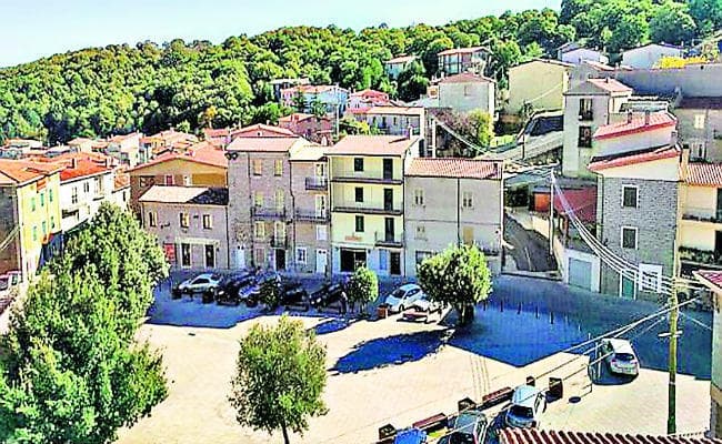 इस महंगाई में इटली के गांव में 90 पैसे में बिक रहा है घर