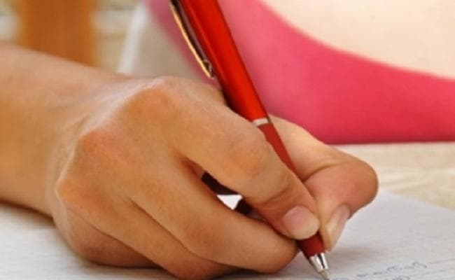 बिहार : मैट्रिक परीक्षा में नकल पर नकेल को बोर्ड ने जारी किये ये सख्त निर्देश, नकल कराने पर एक साल की जेल