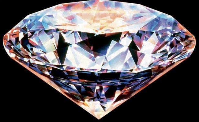 ज्योतिष : दैत्यगुरु शुक्र का रत्न है हीरा, पर नीलम से भी ज्यादा खतरनाक, रास न आये तो धूल में भी मिला देता है