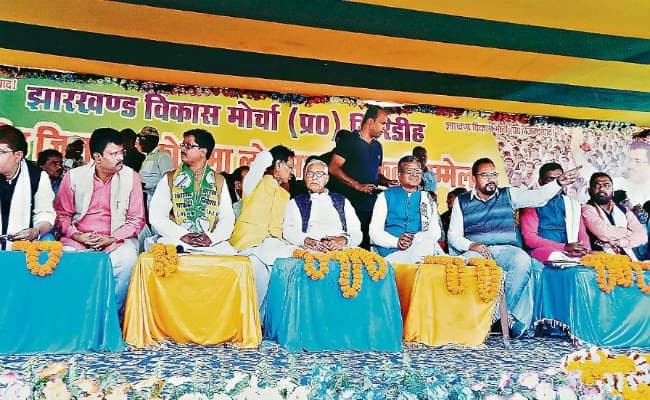 झारखंड : चल रहा उद्योगपतियों के विकास का खेल : बाबूलाल