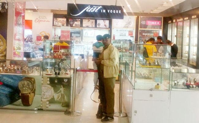 ईडी ने गीतांजलि के दूसरे ठिकाने पर भी मारा छापा, 1.50 करोड़ के हीरे-जेवरात किये जब्त