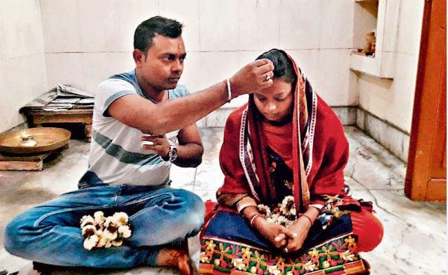 झारखंड : ....जब रांची की युवती की चिरकुंडा थाना में करायी गयी शादी...जानें पूरा मामला