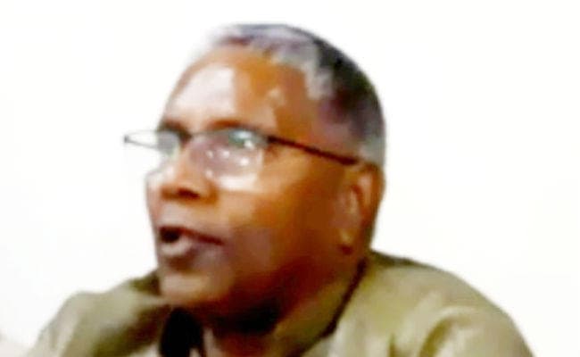 VIDEO : पूर्व विधानसभा अध्यक्ष व जदयू नेता पर हमला, हत्या के पीड़ित महादलित परिवार से गये थे मिलने