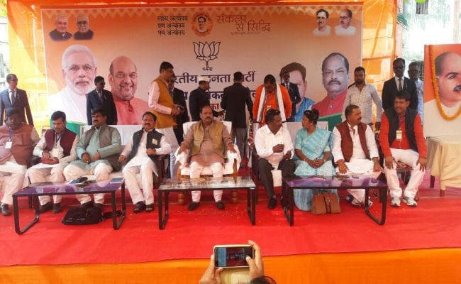 दुमका में बोले रघुवर,  संवाद, नई उर्जा और  विकास के लिए प्रेरणा देती है