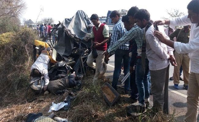 बिहार : खगड़िया में एनएस-31 पर हुए भीषण सड़क हादसे में 4 लोगों की मौत