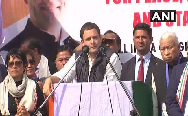 नरेंद्र मोदी भ्रष्टाचार के खिलाफ नहीं उसके औजार हैं : राहुल गांधी