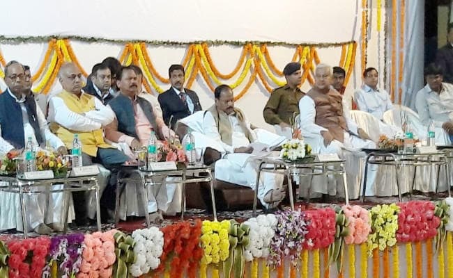 धनबाद में बोले रघुवर दास : माइनिंग फंड के पैसे से लोगों को उपलब्ध करवायेंगे शुद्ध पेयजल