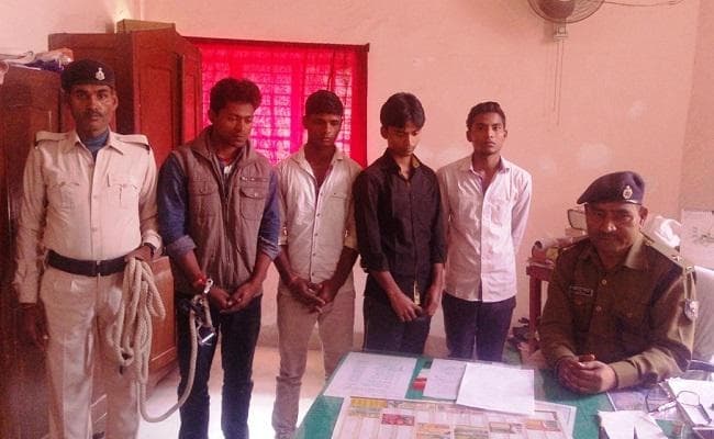 बिहार बोर्ड : परीक्षा के आधे घंटे पहले खगड़िया में प्रश्न पत्र हुआ वायरल, 4 गिरफ्तार