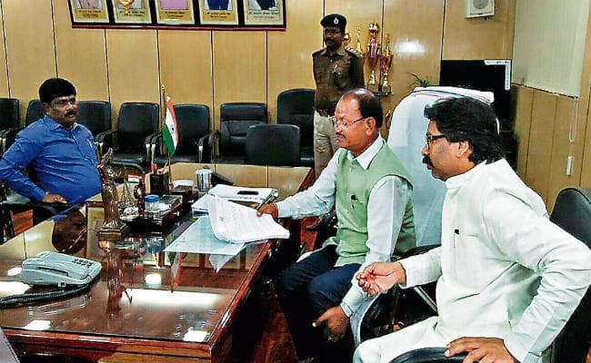 झारखंड : आज राज्यपाल से मिलेंगे हेमंत सोरेन, योगेंद्र की सदस्यता बहाल करने की करेंगे मांग