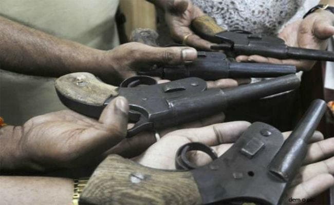 मिनी गन फैक्टरी पकड़ाया, सात गिरफ्तार