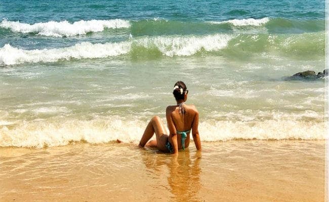 सुमोना का नया बिकिनी फोटोशूट हुआ वायरल, लोगों ने जमकर किया ट्रोल, देखें तस्वीर