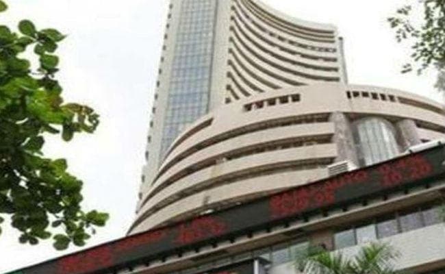 निवेशकों की लिवाली से सेंसेक्स ने लगायी 323 अंकों की जोरदार छलांग
