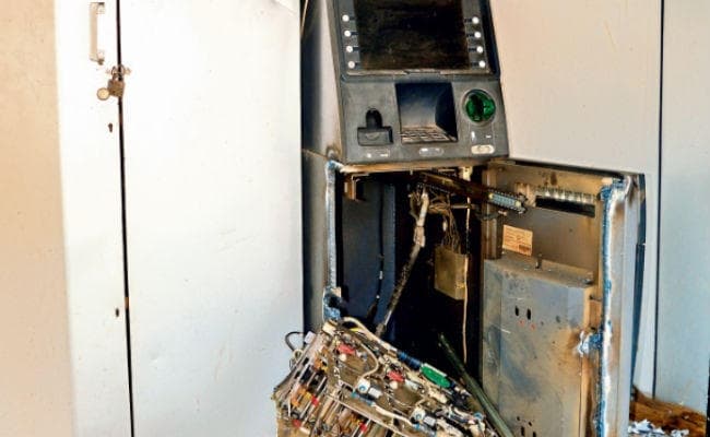 बिहार :  माथे पर पगड़ी, पठानी सूट पहन पंजाब का गैंग कर रहा लूट, एटीएम में सही जगह पर चलाते हैं गैस कटर