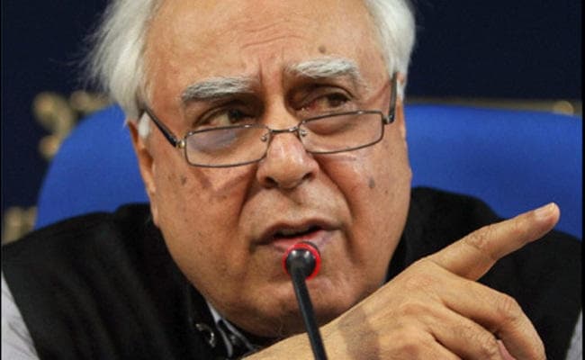 कांग्रेस का मोदी पर कटाक्ष, कहा-‘दुनिया के सबसे महंगे चौकीदार'', 60 दिनों में तय करें पीएनबी घोटाले की जवाबदेही