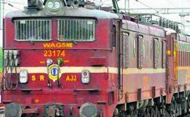 इस बार गर्मी छुट्टी में नहीं होगी रेलगाड़ी में भीड़, 52 समर स्पेशल ट्रेनें चलायेगा भारतीय रेलवे