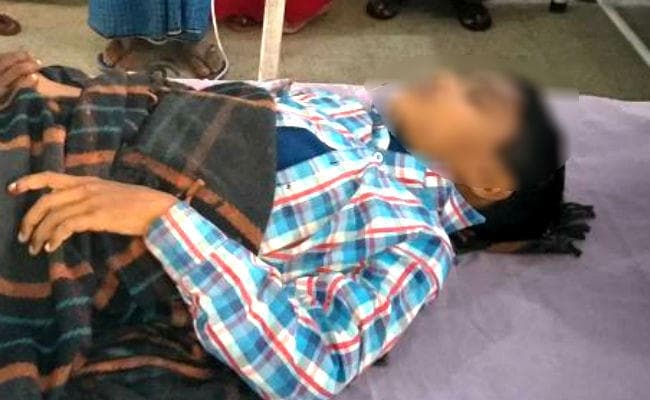 बच्चे को वाहन से मारा धक्का, फिर उठा कर दूसरे गांव में फेंका, ग्रामीणों ने पुलिस पर लगाया ये गंभीर आरोप