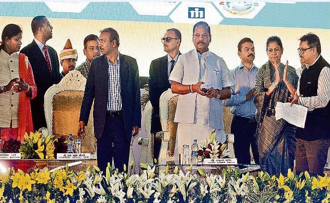 सीएम ने ग्रामीण स्तरीय उद्यमियों को किया सम्मानित, कहा, आइटी के केंद्र के रूप में स्थापित होगा झारखंड