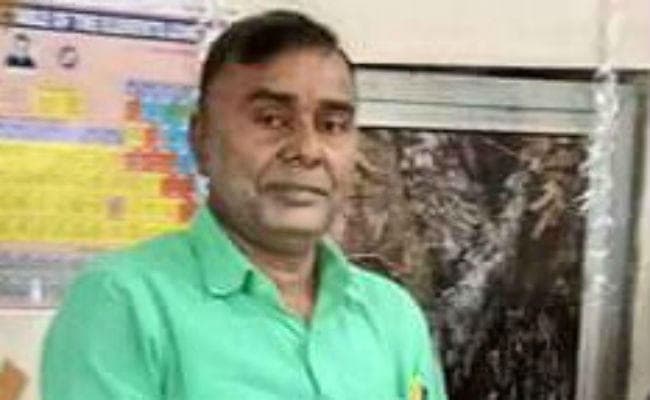 औरंगाबाद : निगरानी की टीम ने रिश्वत लेते हुए दाउदनगर सीओ को रंगेहाथ पकड़ा