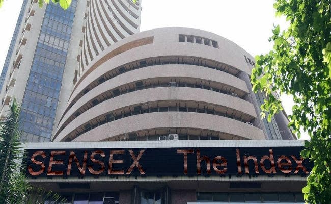बाजार का हाल : सेंसेक्स 170 अंक मजबूत, निफ्टी 10520 के पार, रुपये में भी तेजी