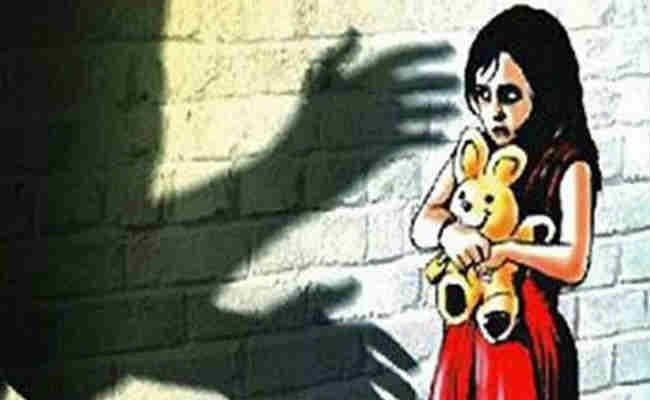 नोएडा : 4 वर्षीय मासूम बच्ची से आठवीं के छात्र ने किया दुष्कर्म, हालत गंभीर