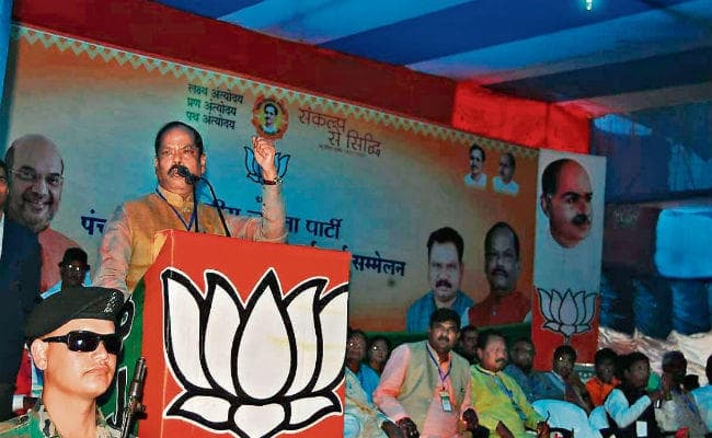 झारखंड : पत्थलगड़ी की आड़ में देश विरोधी शक्तियां सक्रिय, इन्हें कुचल कर रख देगी सरकार : रघुवर दास