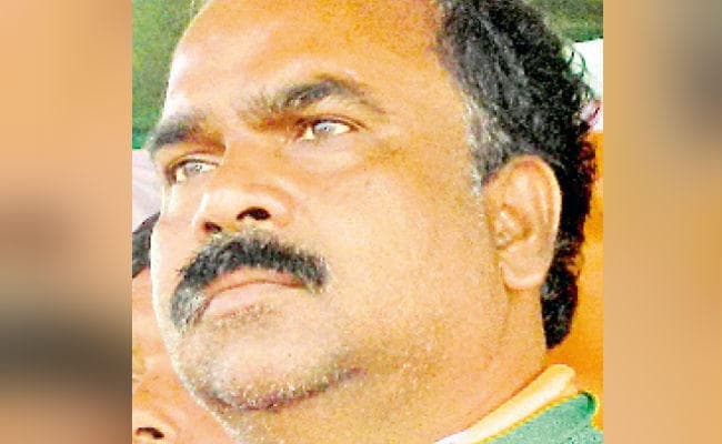 झारखंड : भू-अर्जन पदाधिकारी मारपीट मामले में साधुचरण की गिरफ्तारी को लेकर ठिकानों पर छापेमारी