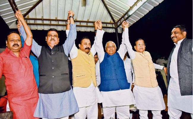 बिहार : जीत का खुमार टूटा भी नहीं था कि अपनों ने दिया कांग्रेस को झटका, 4 एमएलसी पार्टी छोड़ जदयू में हुए शामिल