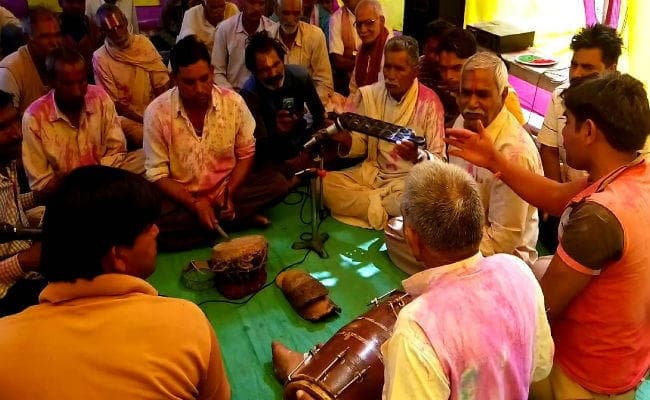 विलुप्त होती जा रही है फगुवा गाने की पंरपरा