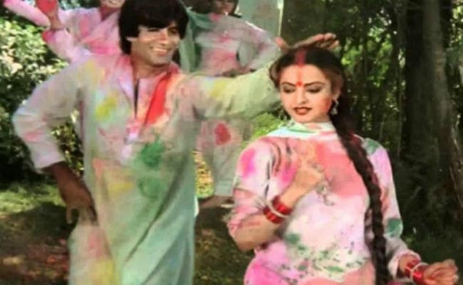 देखिए, अमिताभ-रेखा से लेकर दीपिका-रणबीर तक बॉलीवुड ने होली को कैसे फिल्माया