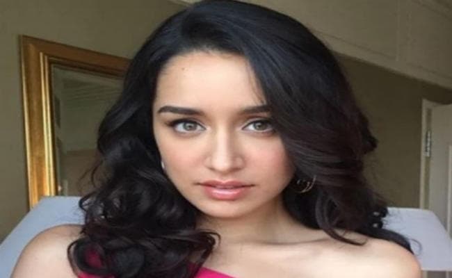 Happy Birthday Shraddha Kapoor : खुद से 13 साल बड़े फरहान अख्तर को कर रही हैं डेट