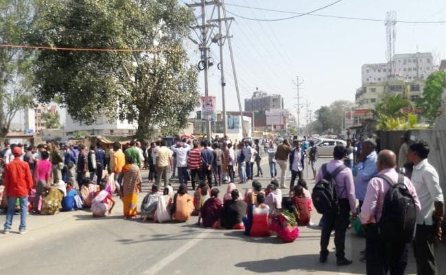 Ranchi : हरिहर सिंह रोड में युवक की हत्या, बरियातू रोड जाम