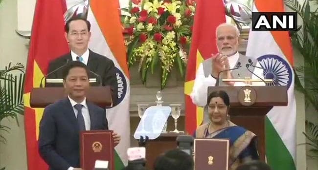 वियतनाम के साथ भारत ने रक्षा क्षेत्र में सहयोग बढ़ाने के अलावा किये कई अहम समझौते