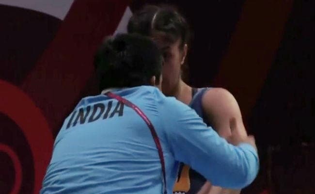 VIDEO : एशियाई कुश्ती चैम्पियनशिप : विनेश ने रजत और संगीता ने जीता कांस्य पदक