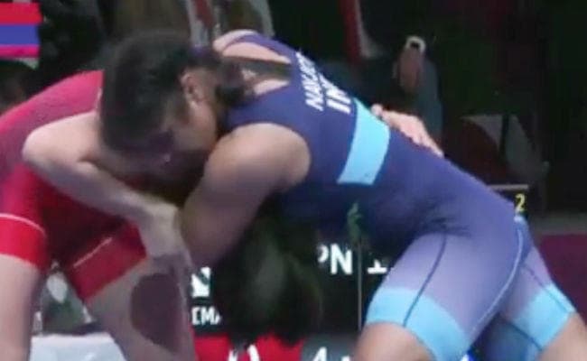 VIDEO : नवजोत ने एशियाई कुश्ती चैंपियनशिप में जीता स्वर्ण, साक्षी को करना पड़ा कांस्‍य से संतोष