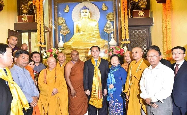वियतनाम के राष्ट्रपति ने महाबोेधि मंदिर में टेका माथा
