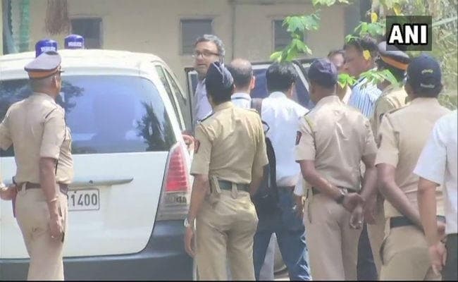 INX मीडिया मामला : CBI ने कार्ति और इंद्राणी मुखर्जी को आमने-सामने बैठाकर की पूछताछ