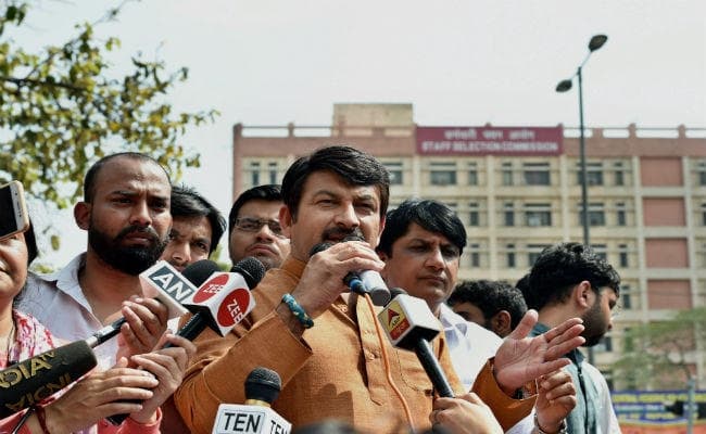 SSC पर्चा लीक मामला : दिल्ली भाजपा प्रमुख ने राजनाथ सिंह से की मुलाकात