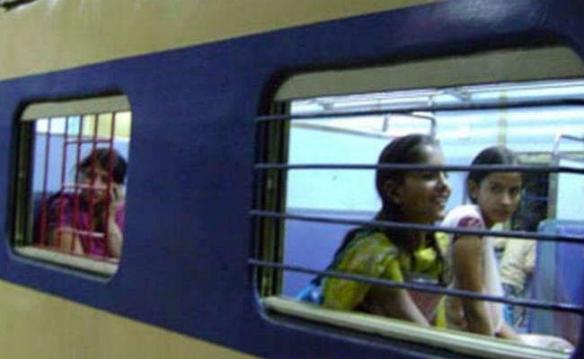 बिहार : अकेली यात्रा करनेवाली महिला को पहले मिलेगा खाली बर्थ, इन ट्रेनों में किया गया लागू