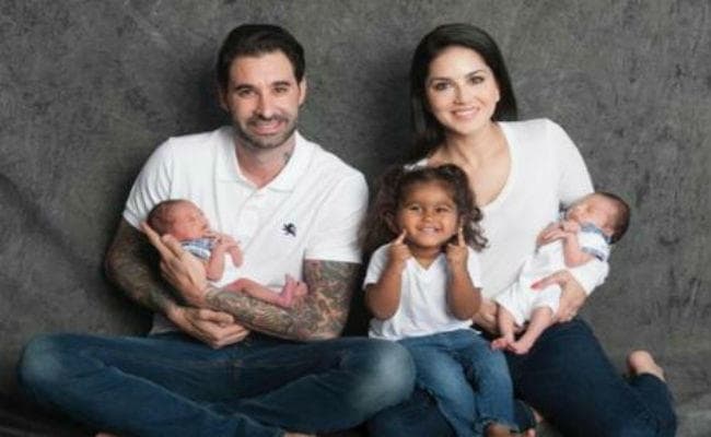 जुड़वा बेटों की मां बनीं सनी लियोनी, Instagram पर शेयर की तसवीरें