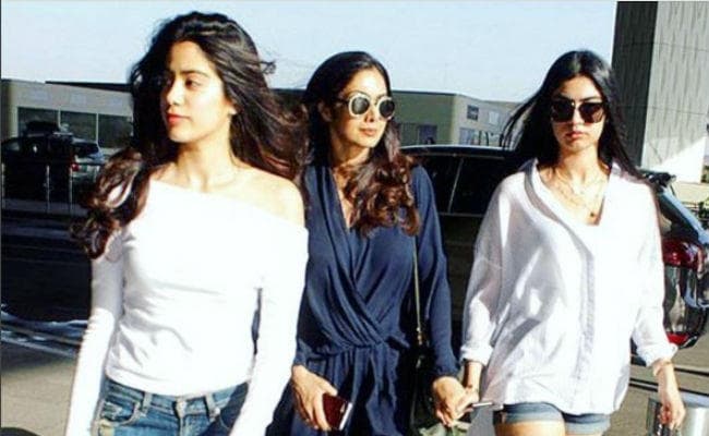 श्रीदेवी की बेटियों पर भद्दे कमेंट्स से भड़कीं अंशुला, बोलीं- मेरी बहनों को ऐसा न बोलें नहीं तो...