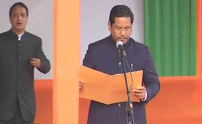 मेघालय में पहली बार कांग्रेस को पछाड़ एनडीए की बन गयी सरकार, काॅनरेड संगमा ने ली मुख्यमंत्री पद की शपथ