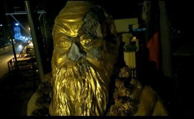 त्रिपुरा के बाद अब तमिलनाडु में तोड़ी गयी पेरियार की मूर्ति, दो व्यक्ति किये गये गिरफ्तार