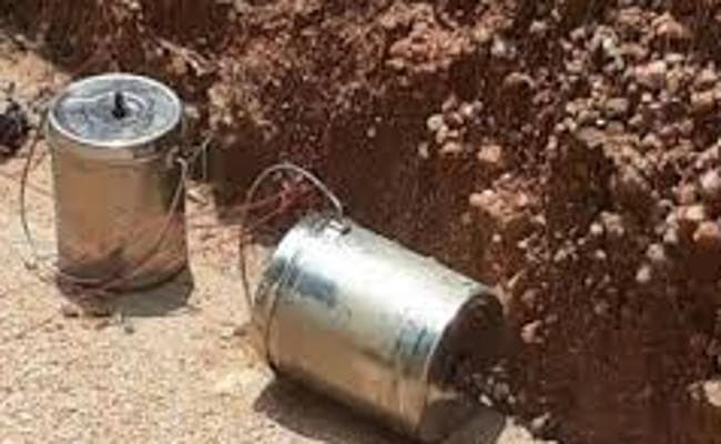 Jharkhand : बोकारो में लुगु पहाड़ पर नक्सली कैंप ध्वस्त, विस्फोटकों का जखीरा बरामद