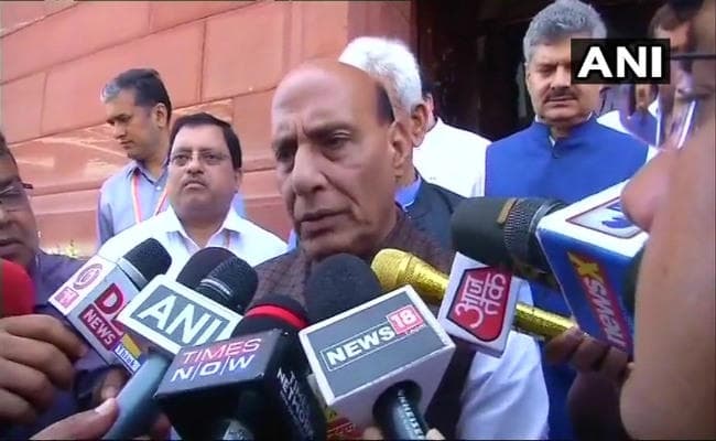 महापुरुषों की मूर्ति तोड़े जाने पर केंद्र सख्त, राजनाथ बोले - सभी राजनीतिक दल दोषी कार्यकर्ताओं पर करें कार्रवाई