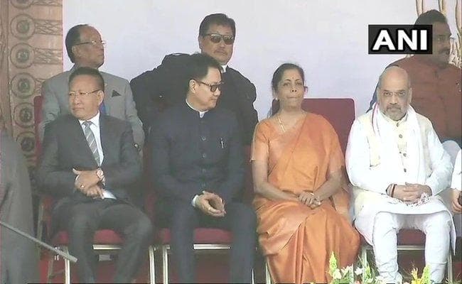 VIDEO : अमित शाह आैर सीतारमण की मौजूदगी में नेफ्यू रियो ने ली नगालैंड के सीएम पद की शपथ