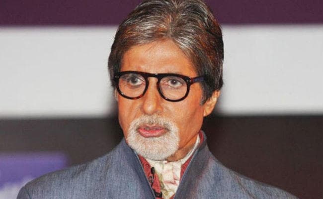 बिग बी ने लिखा,'' मेरे जमाने में तो शूटिंग के वक्त सिर्फ दो महिलाएं थीं, एक मां और...