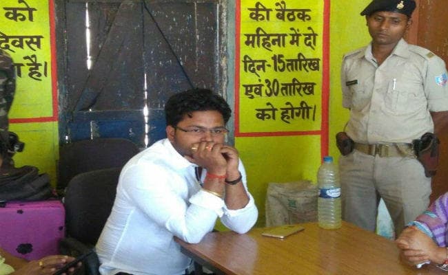 धनबाद : तोपचांची का जेई पीयूष कुमार घूस लेते रंगे हाथ गिरफ्तार, ACB ने की कार्रवाई