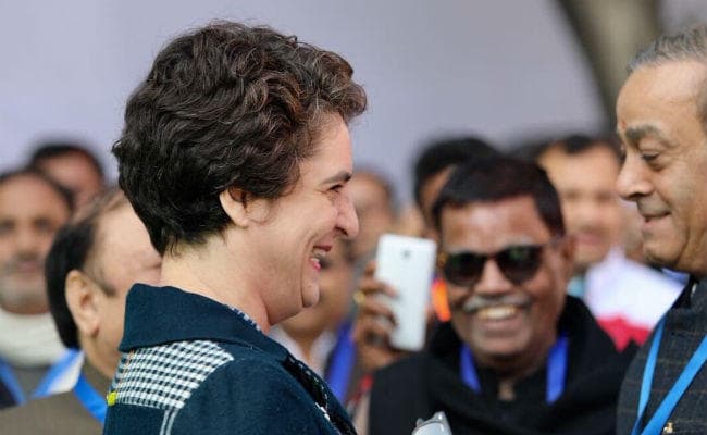 क्या प्रियंका गांधी रखेंगी राजनीति में कदम ? जानें क्या बोलीं मां सोनिया गांधी