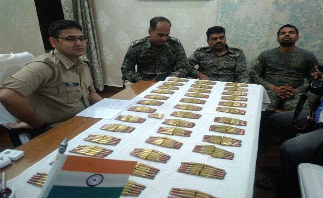 गुमला :  नक्सलियों ने जंगल में गाड़कर रखी थी गोली, पुलिस ने इस तरह किया जब्त